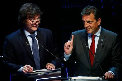 en-el-tercer-debate-presidencial-los-candidatos-54CX7UX2BZABPHTF3YWEFD5RXE