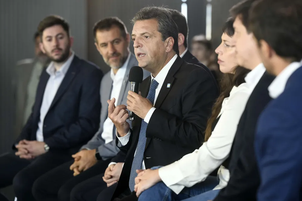 03-11-2023_el_ministro_de_economia_y