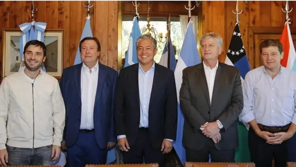 nota-1729215-crece-enfrentamiento-entre-gobierno-provincias-patagonicas-lideradas-chubut-1079744