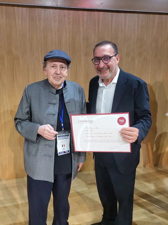 931cf94f-b638-44cc-8e41-c5e9c3b1cb49