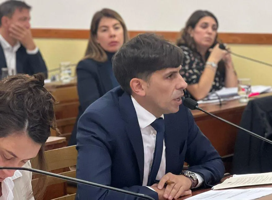 d23b1d69-7fe6-40f6-a1f4-91cda1c15e62